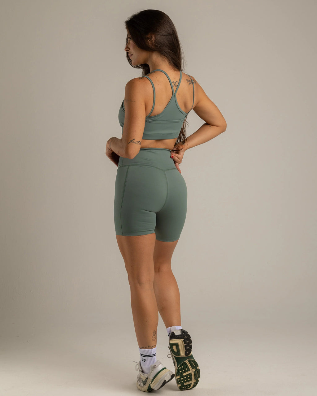 SHORT ESSENZA PRETINA V SALVIA