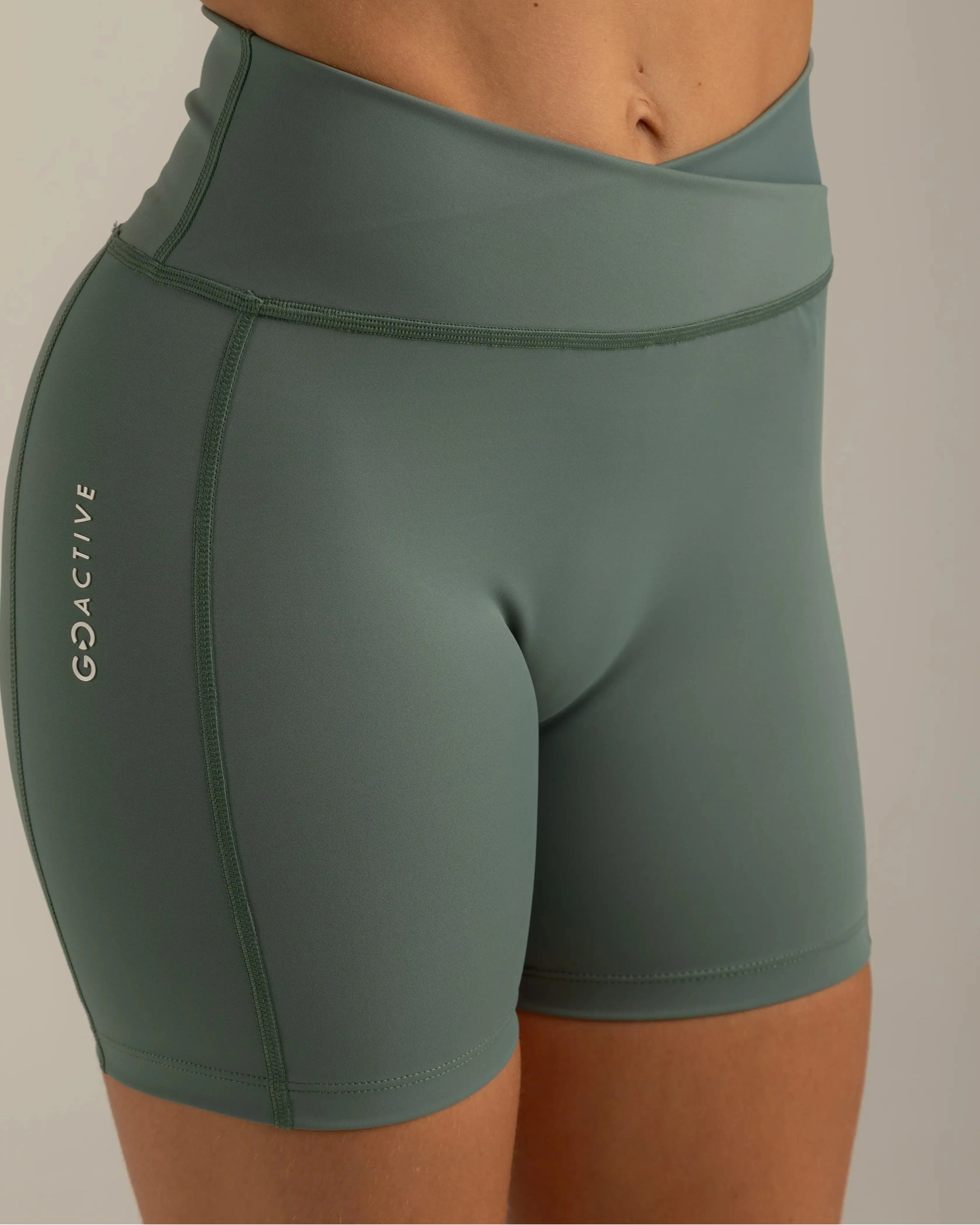 SHORT ESSENZA PRETINA V SALVIA