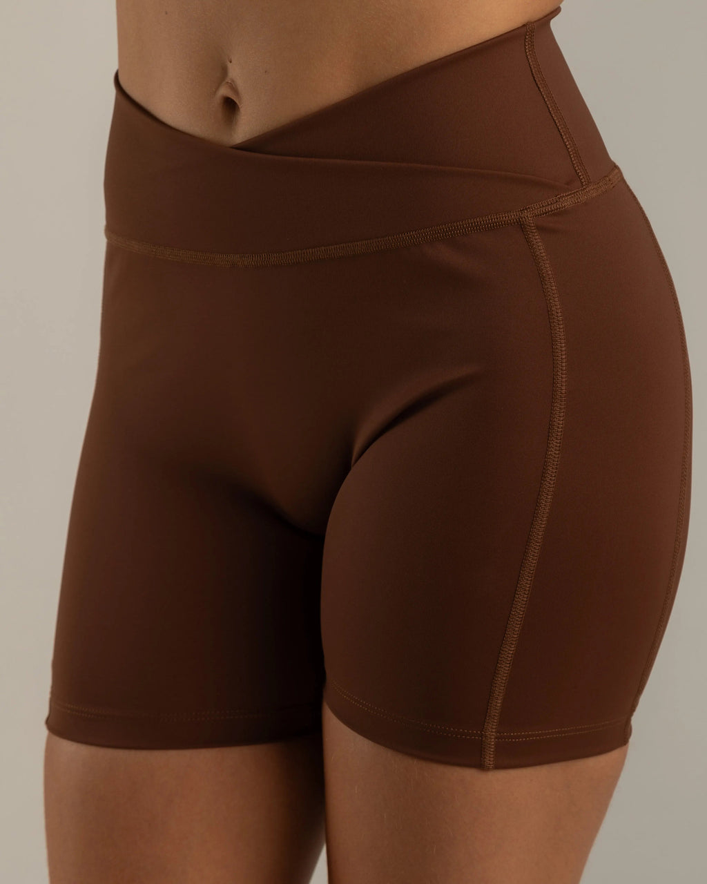 SHORT ESSENZA PRETINA V CAFÉ