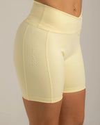 SHORT ESSENZA PRETINA V AMARILLO